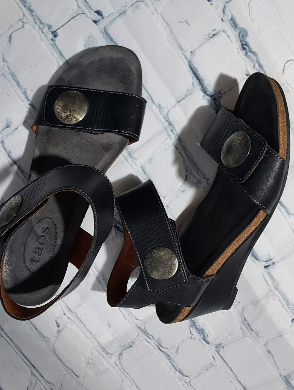 TAOS Carousel Wedge Comfort Sandal Leather Minimal Capsule 9-9.5  EU 40 Black